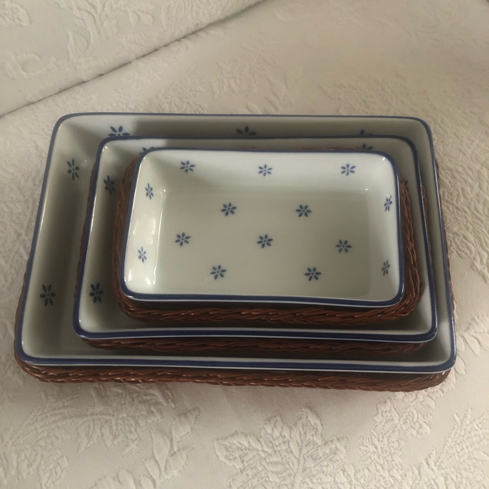 3 Nested White Ceramic Baking Dishes with Blue Trim and Star Motif
